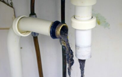 Les drains bouchés à la maison peuvent-ils causer des problèmes d’humidité ascendante ?